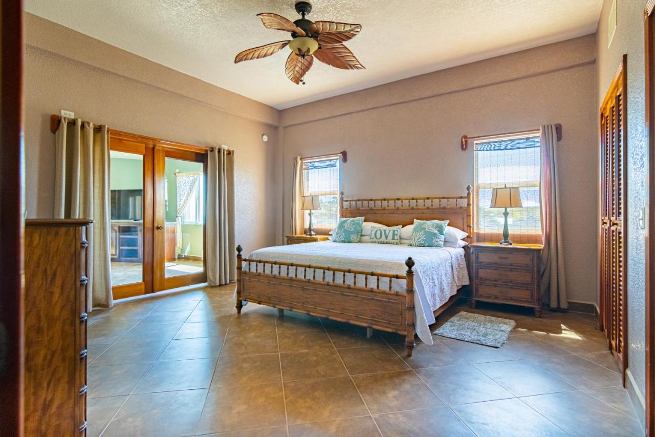 Lighthouse Beach Villas San Pedro  Extérieur photo