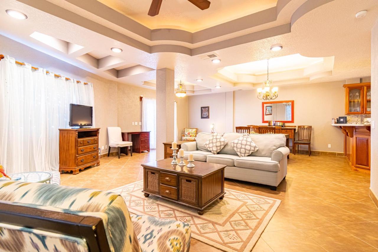 Lighthouse Beach Villas San Pedro  Extérieur photo